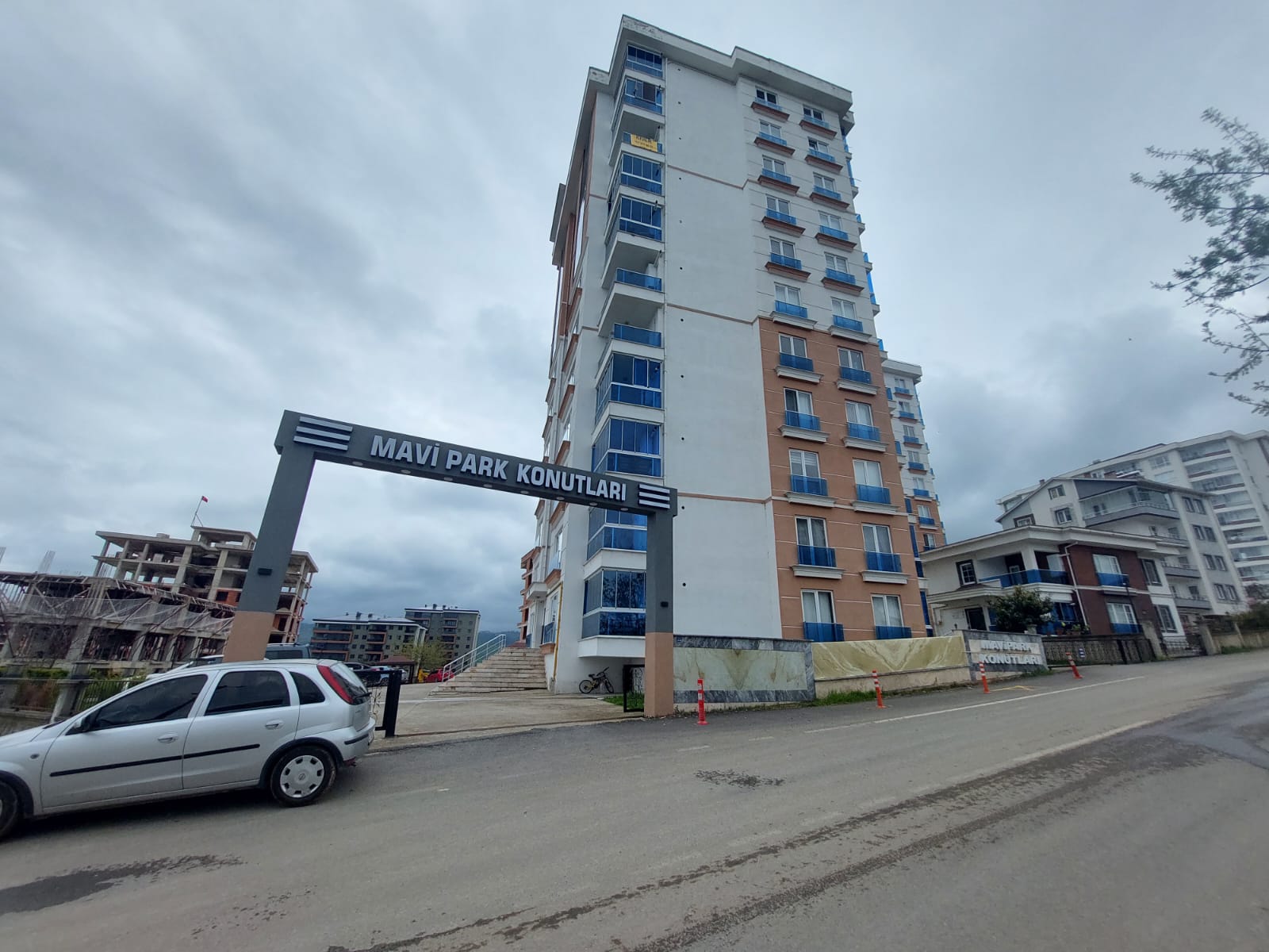 KARŞIYAKA MAH. KİRALIK EBEVEYN BANYOLU 3+1 DAİRE